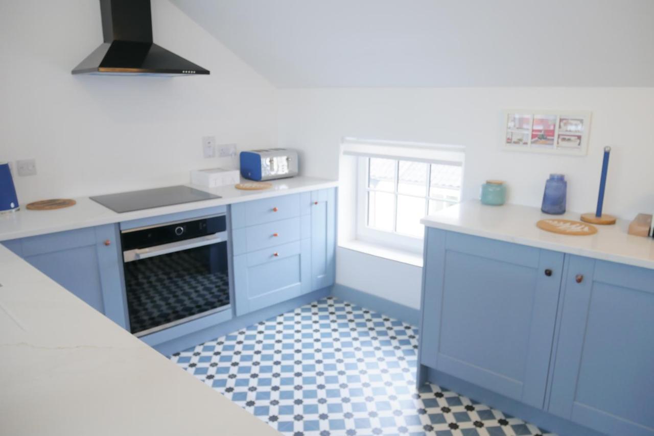 Sunset View, 2 Bedrooms In The Heart Of Holt With Parking 外观 照片