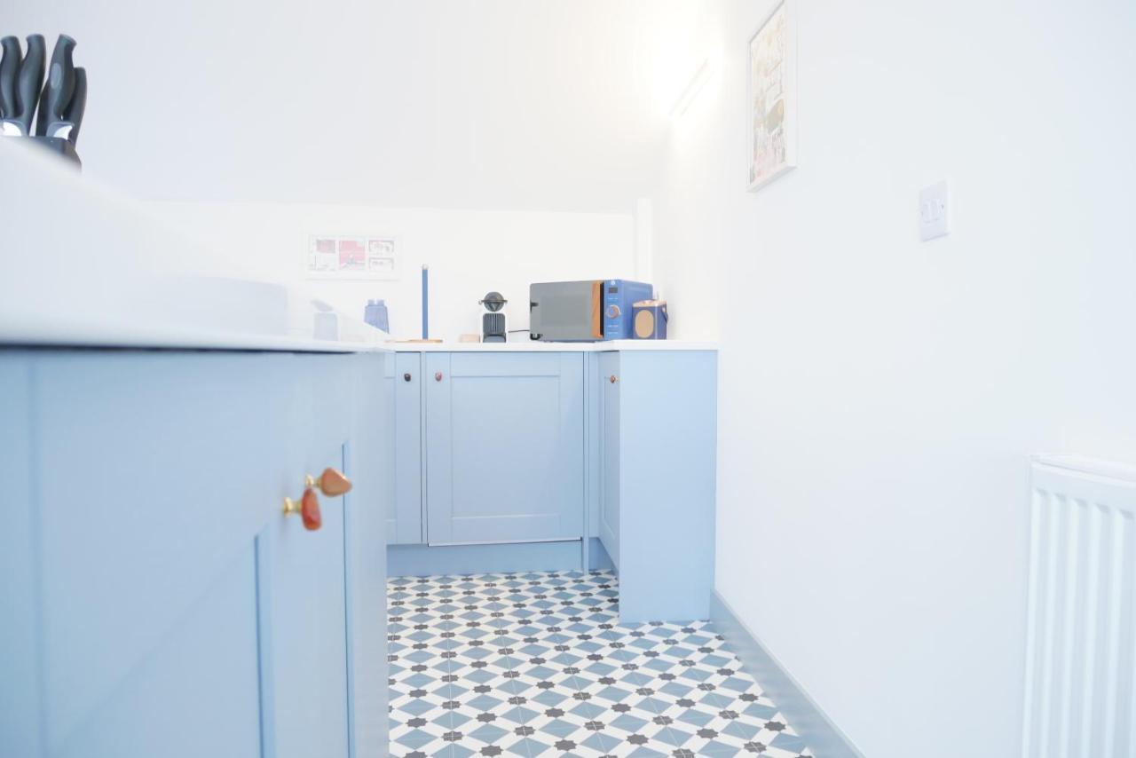 Sunset View, 2 Bedrooms In The Heart Of Holt With Parking 外观 照片