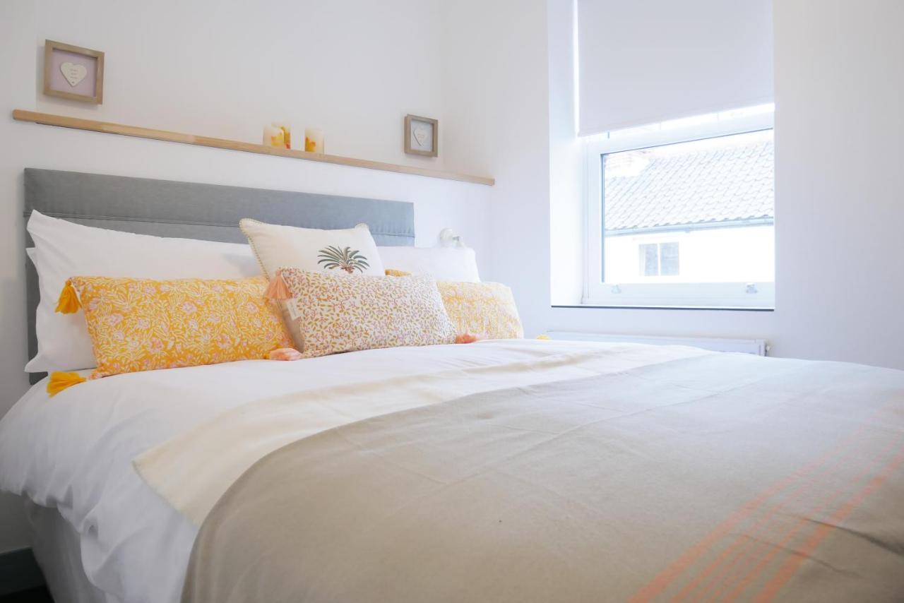 Sunset View, 2 Bedrooms In The Heart Of Holt With Parking 外观 照片