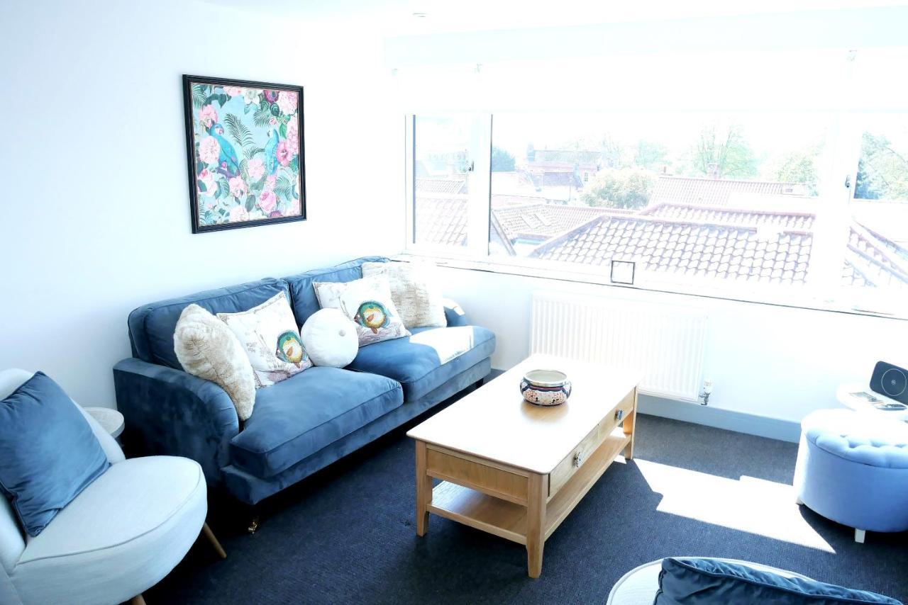 Sunset View, 2 Bedrooms In The Heart Of Holt With Parking 外观 照片